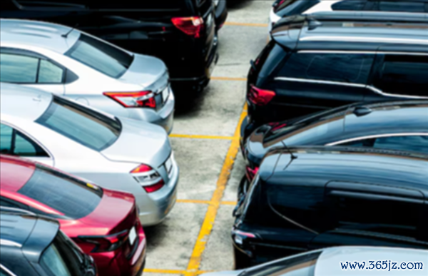 近70款车集体降价：新能源均降3.8万 车企赔本赚吆喝已成常态